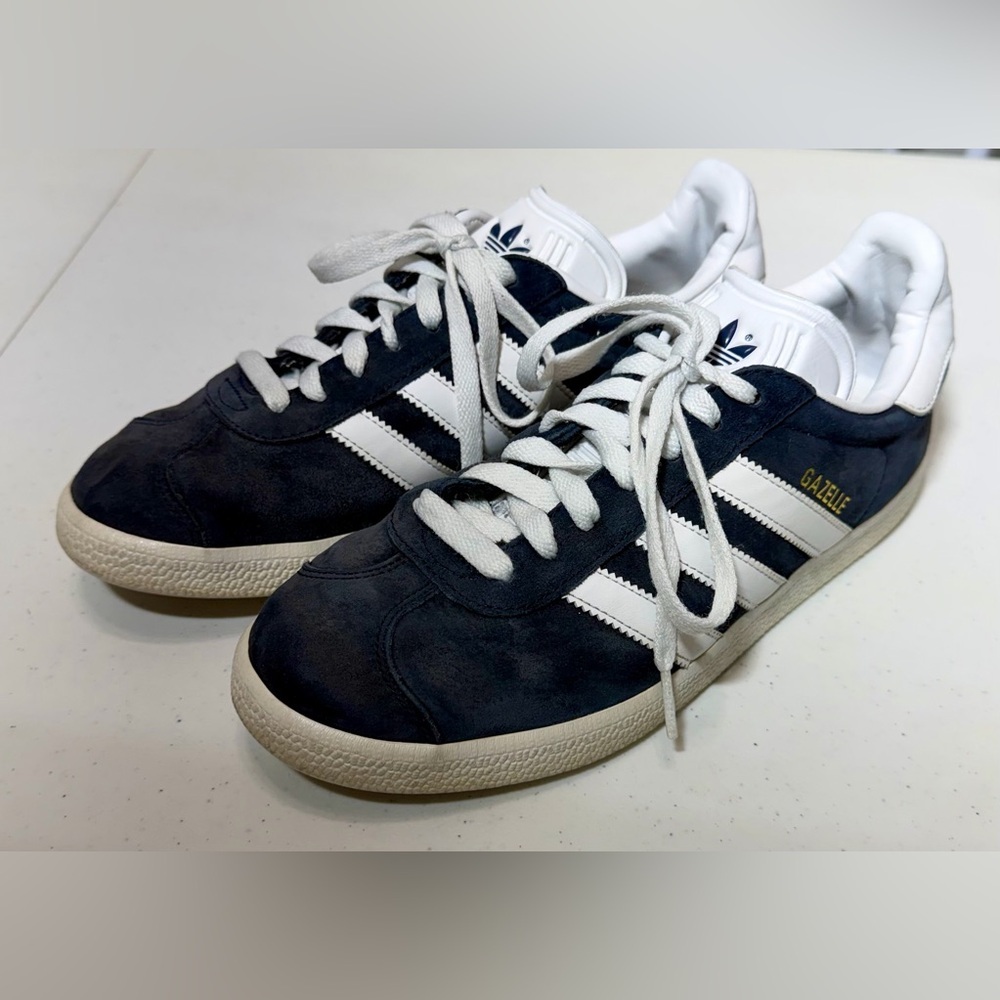 Adidas Gazelle Women’s Sneakers Navy Suede and White Stripes 8.5